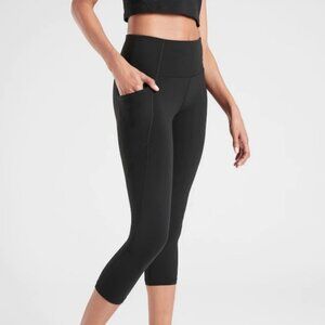 NWT Athleta Salutation Stash Pocket Capri  Black